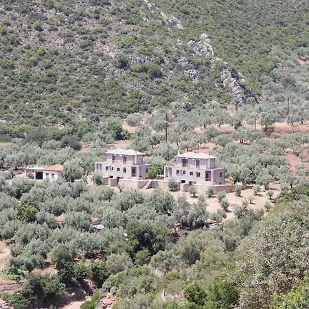 Two-bedroom Holiday In Andreas Paralio
