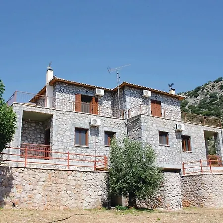 Two-bedroom Holiday In Andreas Paralio Arkadiko Chorio