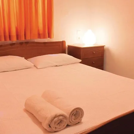 Holiday home Two-bedroom Holiday In Andreas Paralio