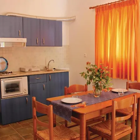 Holiday home Two-bedroom Holiday In Andreas Paralio Arkadiko Chorio