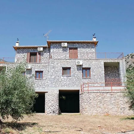 Two-bedroom Holiday In Andreas Paralio Arkadiko Chorio
